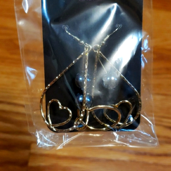 Gold heart tear drop with tahitian pearl earrings, Gold heart ring with pearl - Picture 3 of 3